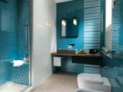 Inspirujące aranżacje łazienki w kolorze niebieskim