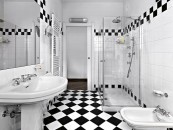 Szachownica na ścianie w łazience – jakie płytki wybrać?
